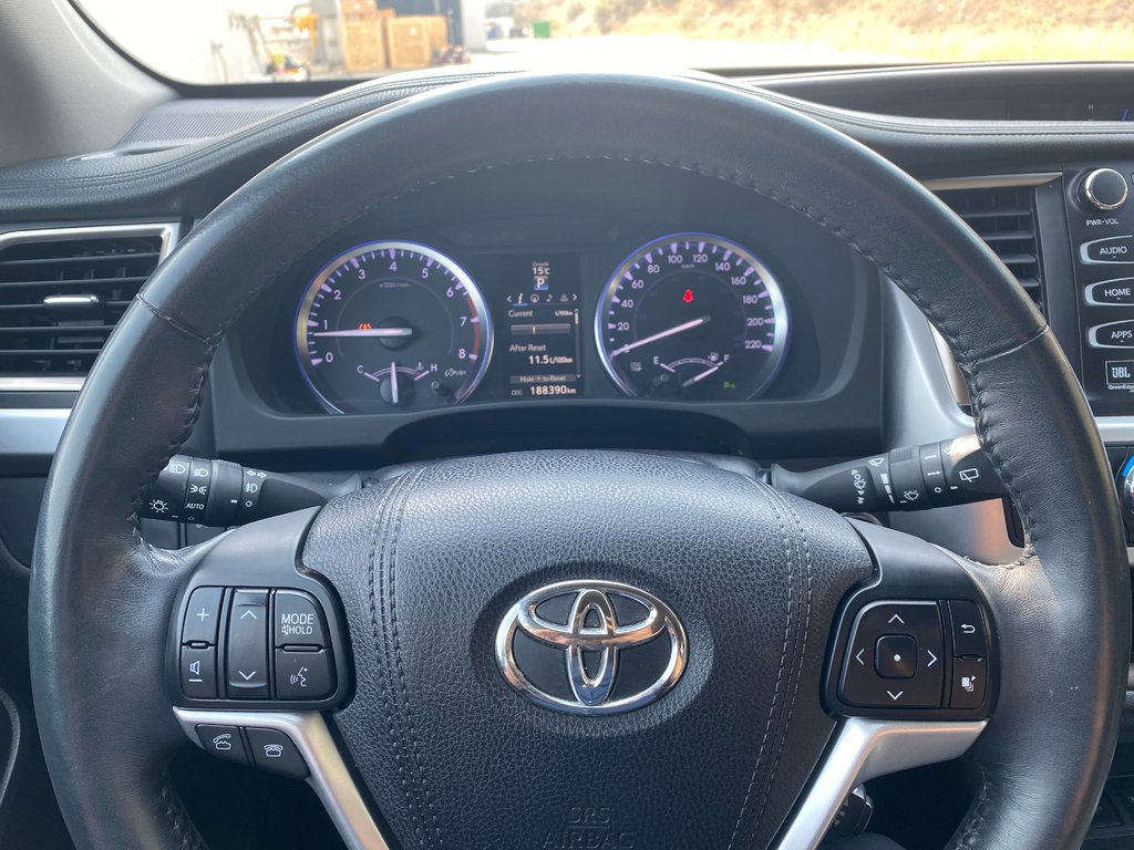 2016 Toyota Highlander Limited in Kamloops, British Columbia - 9 - w1024h768px