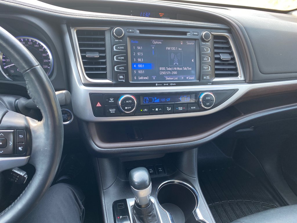 2016 Toyota Highlander Limited in Kamloops, British Columbia - 10 - w1024h768px