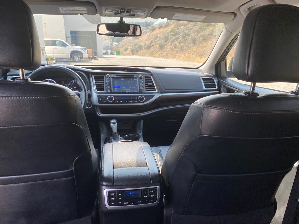 2016 Toyota Highlander Limited in Kamloops, British Columbia - 8 - w1024h768px