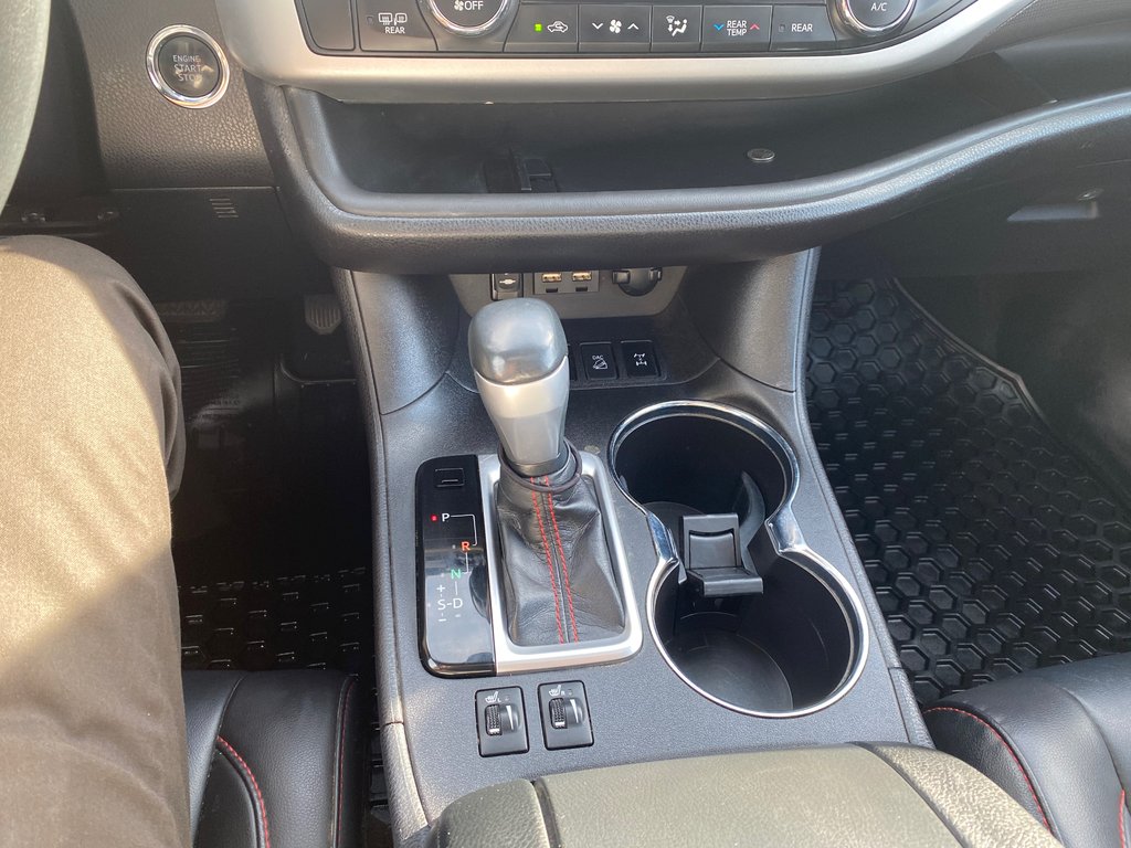 2019 Toyota Highlander SE in Kamloops, British Columbia - 17 - w1024h768px