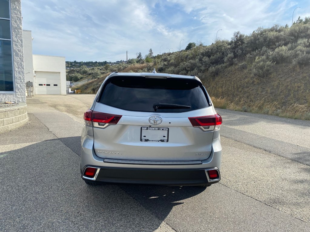 2019 Toyota Highlander SE in Kamloops, British Columbia - 19 - w1024h768px