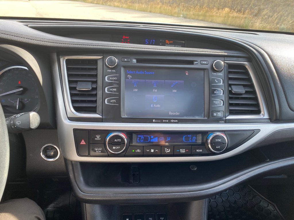2019 Toyota Highlander SE in Kamloops, British Columbia - 16 - w1024h768px