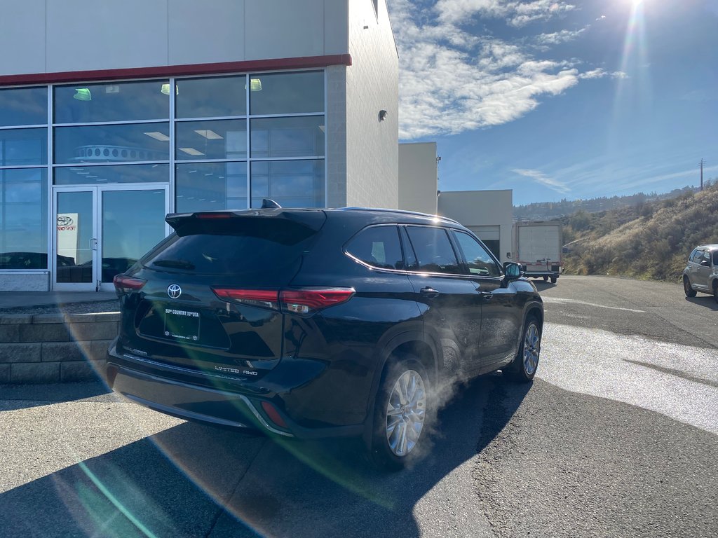 2020 Toyota Highlander Limited in Kamloops, British Columbia - 2 - w1024h768px