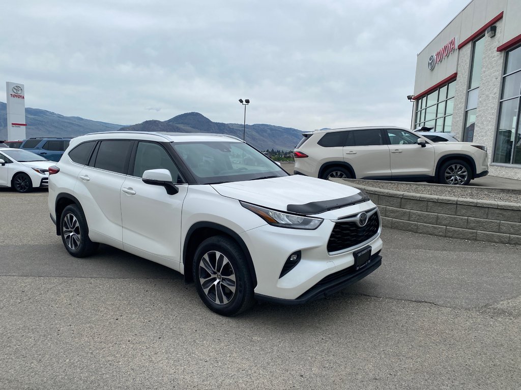 2020 Toyota Highlander XLE in Kamloops, British Columbia - 1 - w1024h768px