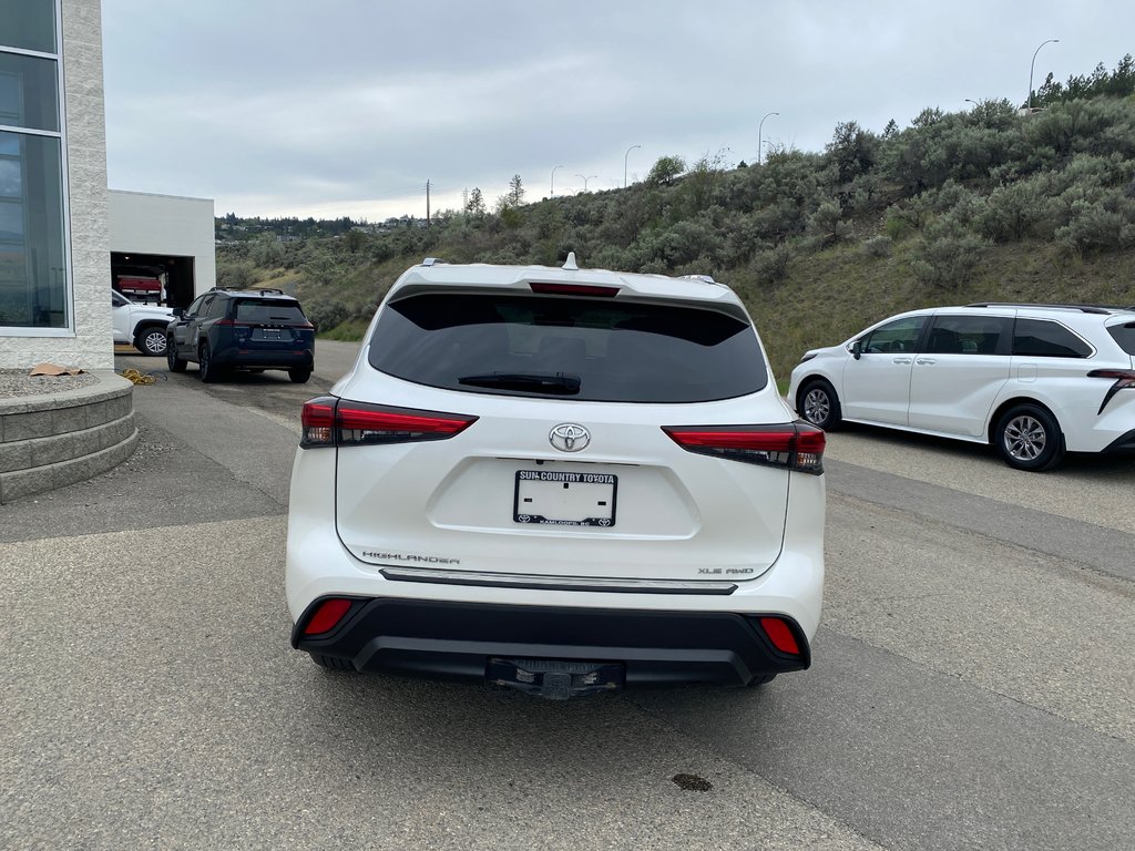 2020 Toyota Highlander XLE in Kamloops, British Columbia - 4 - w1024h768px