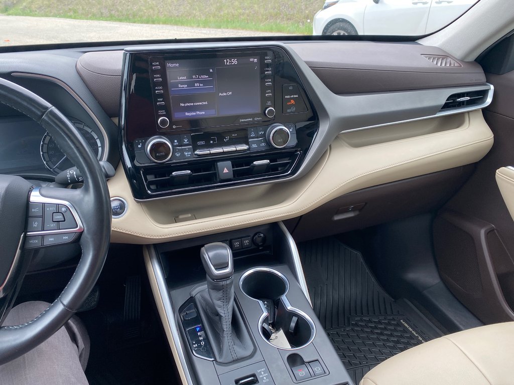 2020 Toyota Highlander XLE in Kamloops, British Columbia - 16 - w1024h768px