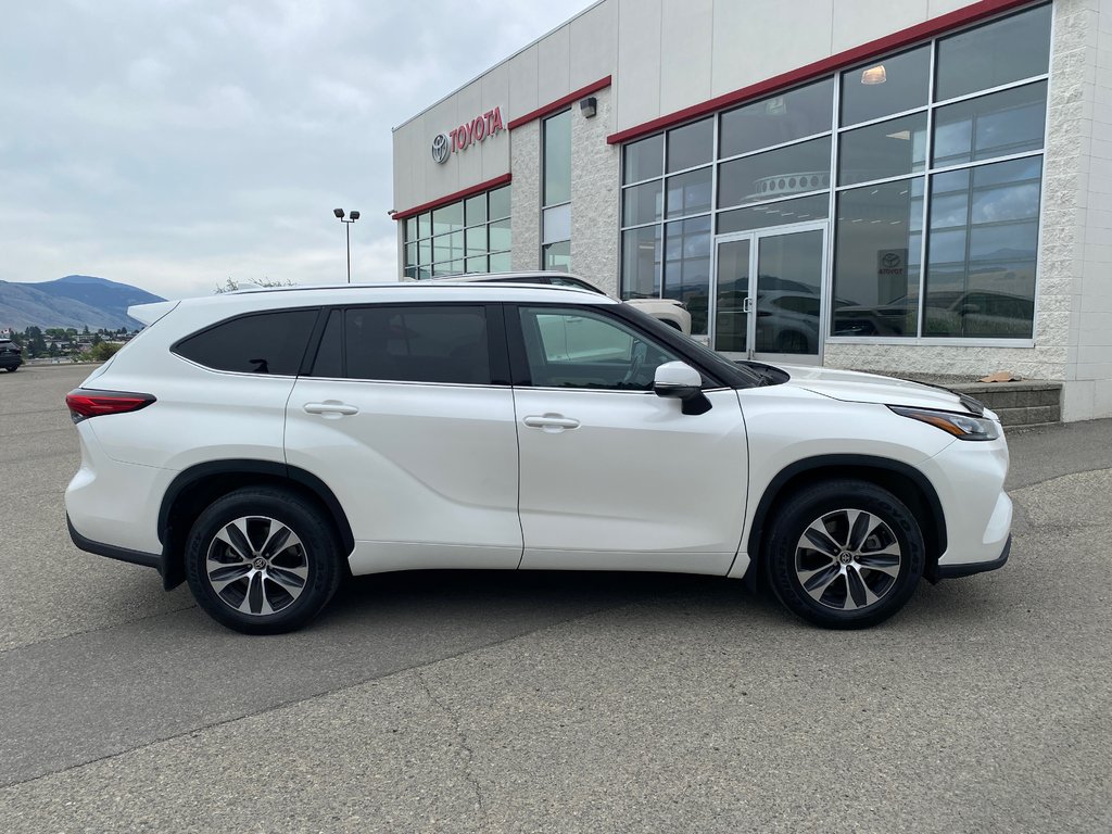2020 Toyota Highlander XLE in Kamloops, British Columbia - 2 - w1024h768px