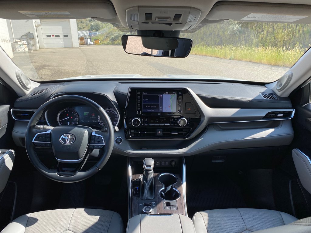 2022 Toyota Highlander Limited in Kamloops, British Columbia - 12 - w1024h768px