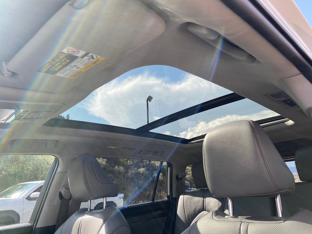 2022 Toyota Highlander Limited in Kamloops, British Columbia - 15 - w1024h768px