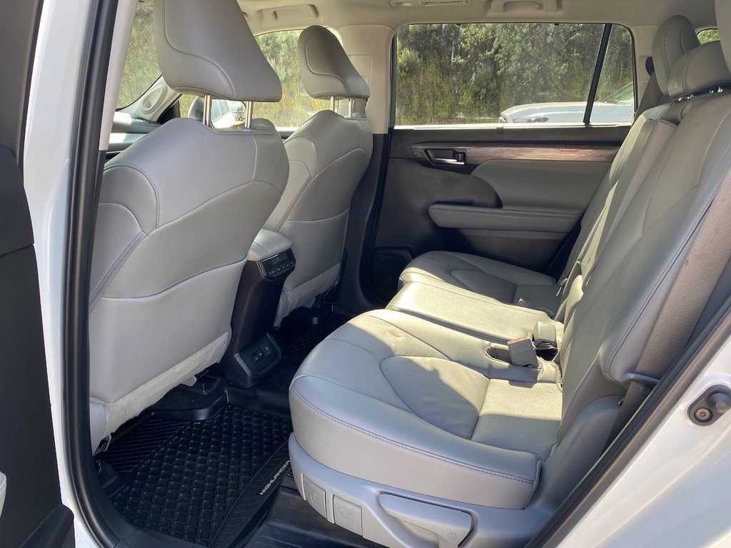 2022 Toyota Highlander Limited in Kamloops, British Columbia - 11 - w1024h768px