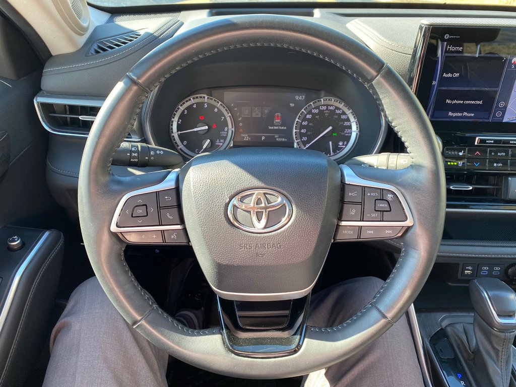 2022 Toyota Highlander Limited in Kamloops, British Columbia - 18 - w1024h768px
