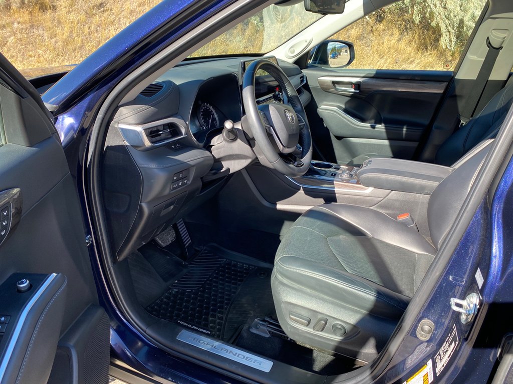 2022 Toyota Highlander Limited in Kamloops, British Columbia - 14 - w1024h768px