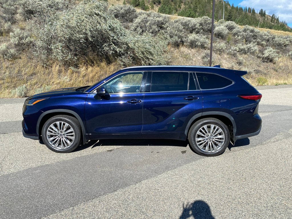 2022 Toyota Highlander Limited in Kamloops, British Columbia - 6 - w1024h768px