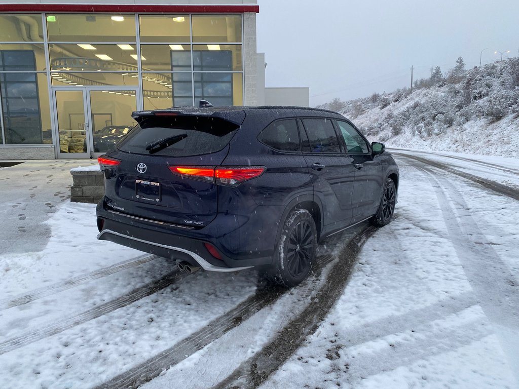 2023 Toyota Highlander XSE in Kamloops, British Columbia - 3 - w1024h768px