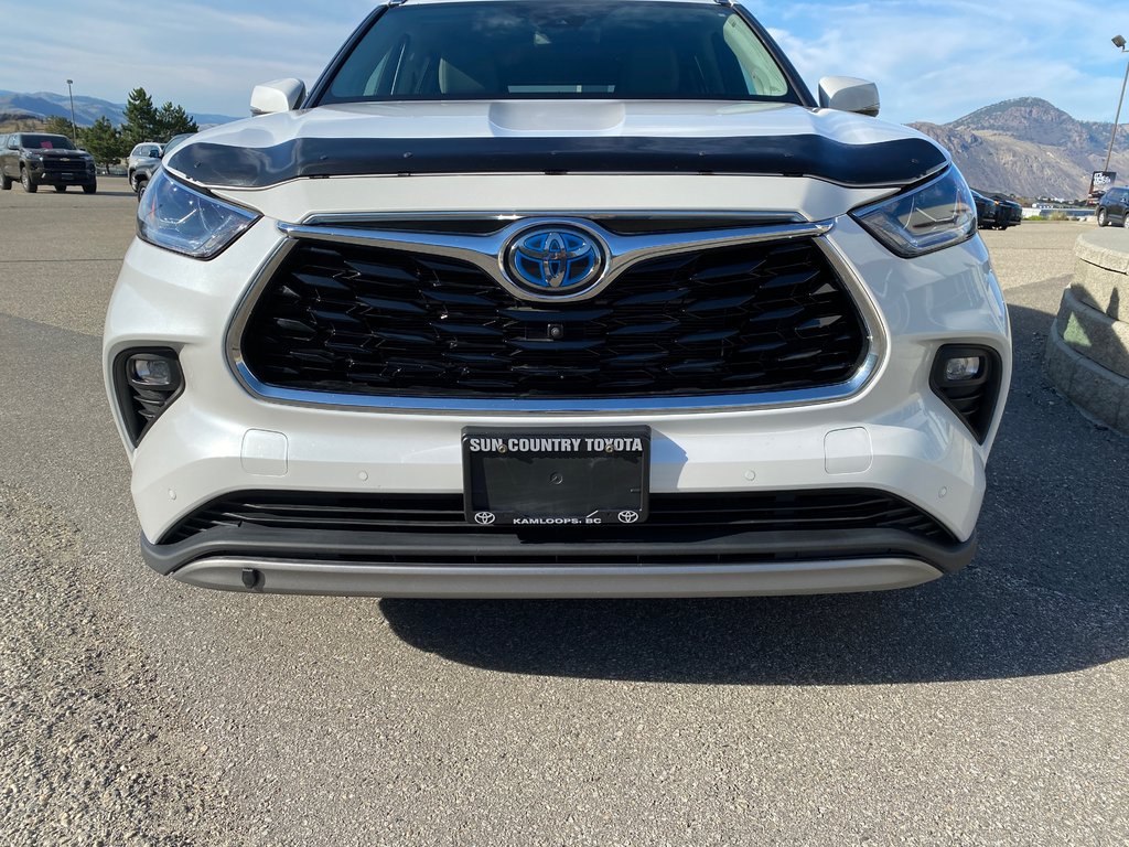 2023 Toyota Highlander Hybrid Limited in Kamloops, British Columbia - 4 - w1024h768px