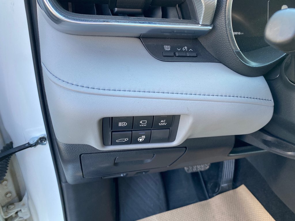2023 Toyota Highlander Hybrid Limited in Kamloops, British Columbia - 8 - w1024h768px