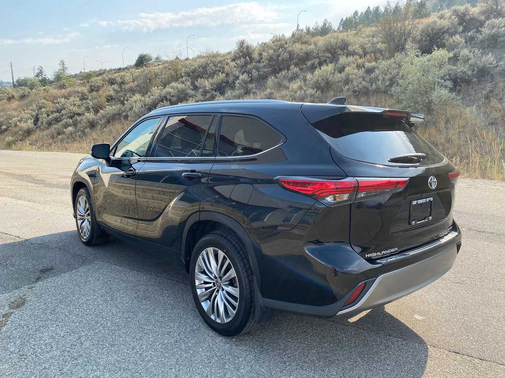 2023 Toyota Highlander Platinum in Kamloops, British Columbia - 8 - w1024h768px