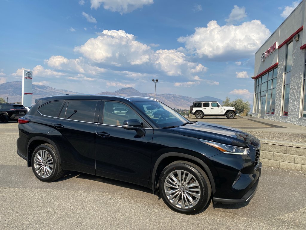 2023 Toyota Highlander Platinum in Kamloops, British Columbia - 1 - w1024h768px