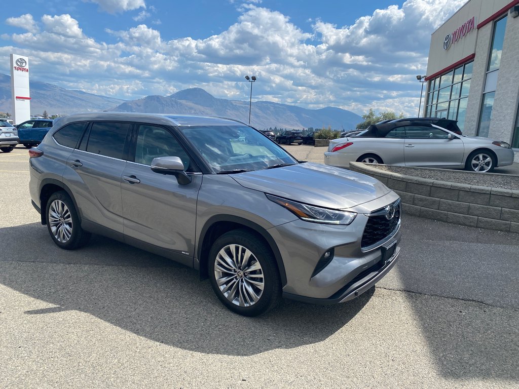 2026 Toyota Highlander Hybrid Limited in Kamloops, British Columbia - 1 - w1024h768px