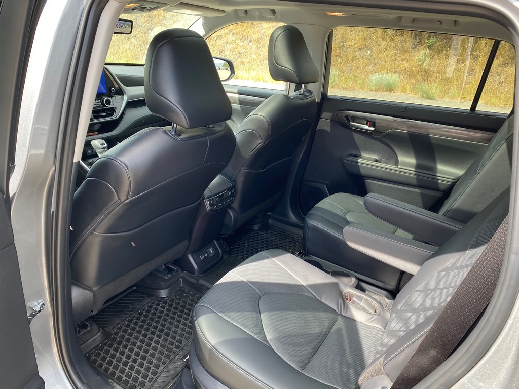 2026 Toyota Highlander Hybrid Limited in Kamloops, British Columbia - 10 - w1024h768px