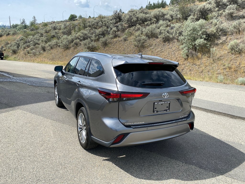 2026 Toyota Highlander Hybrid Limited in Kamloops, British Columbia - 5 - w1024h768px
