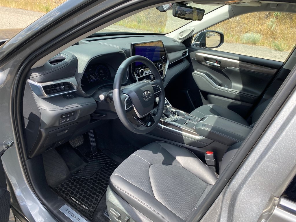 2026 Toyota Highlander Hybrid Limited in Kamloops, British Columbia - 13 - w1024h768px