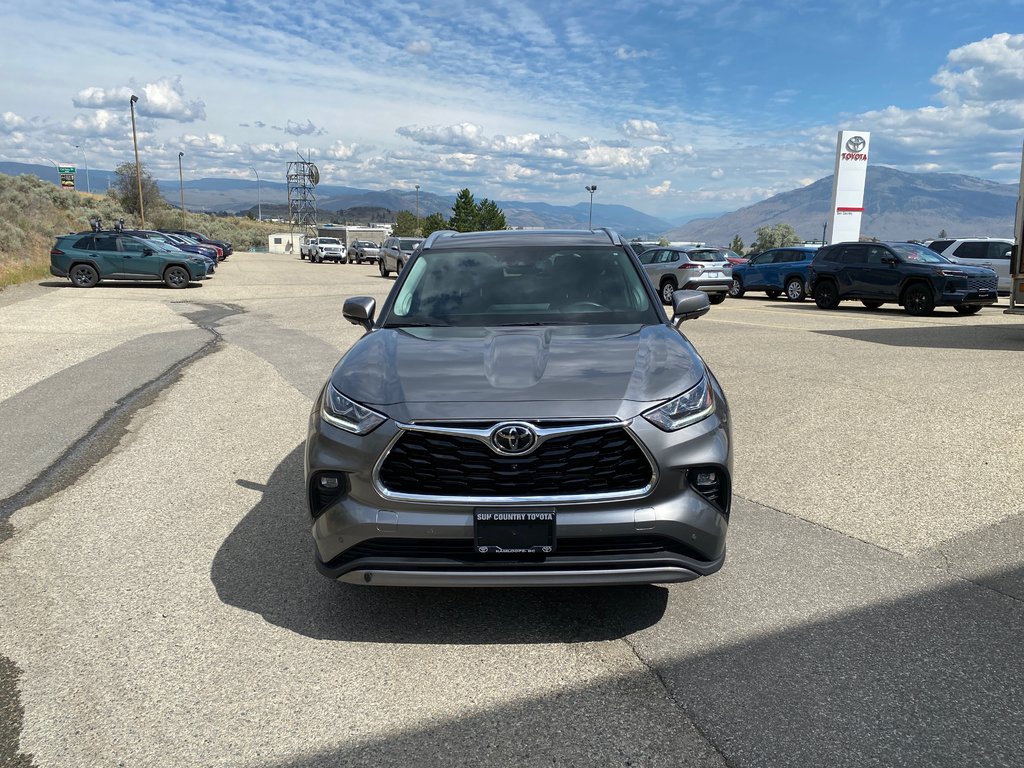 2026 Toyota Highlander Hybrid Limited in Kamloops, British Columbia - 7 - w1024h768px