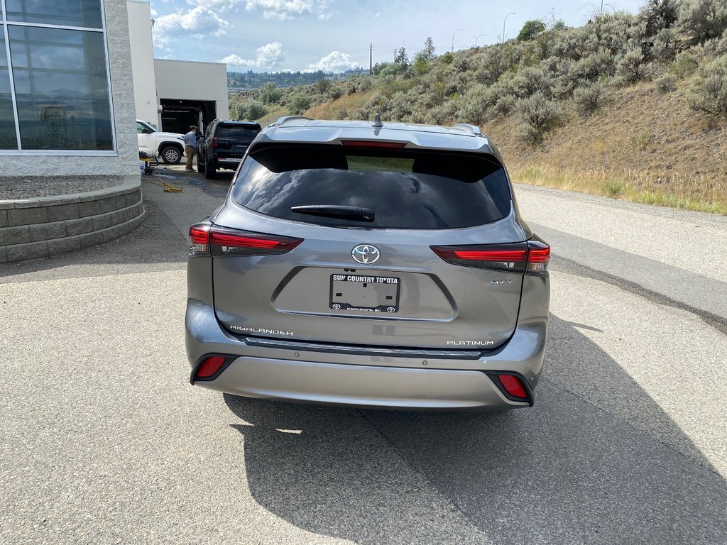 2026 Toyota Highlander Hybrid Limited in Kamloops, British Columbia - 4 - w1024h768px
