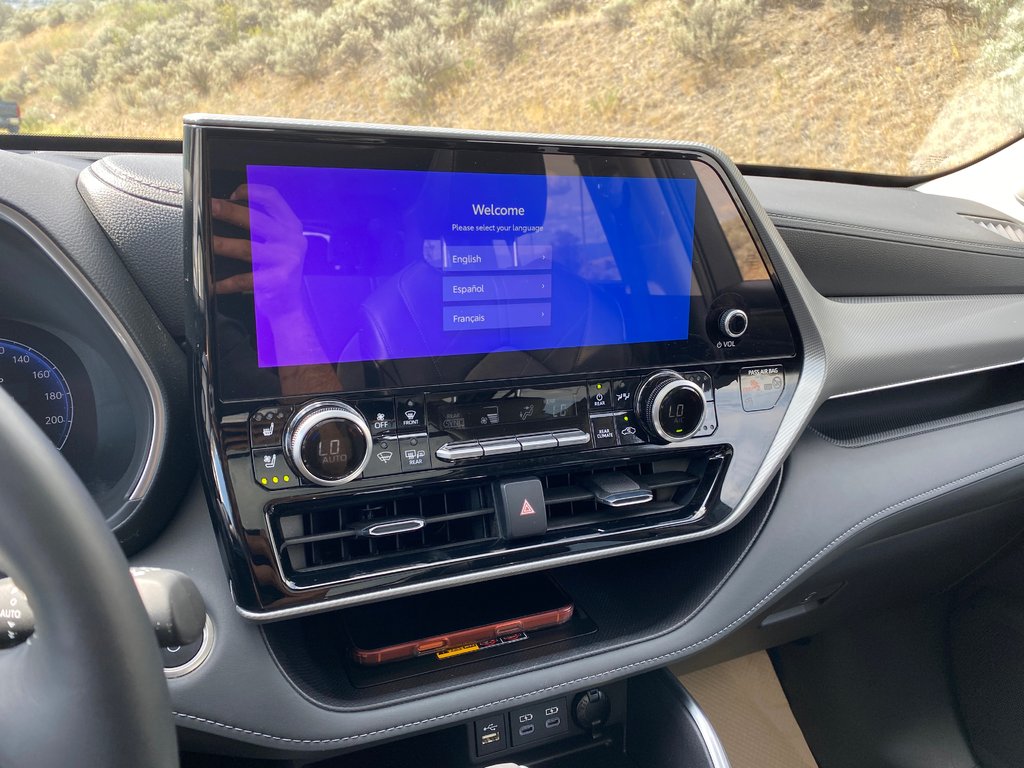 2026 Toyota Highlander Hybrid Limited in Kamloops, British Columbia - 16 - w1024h768px