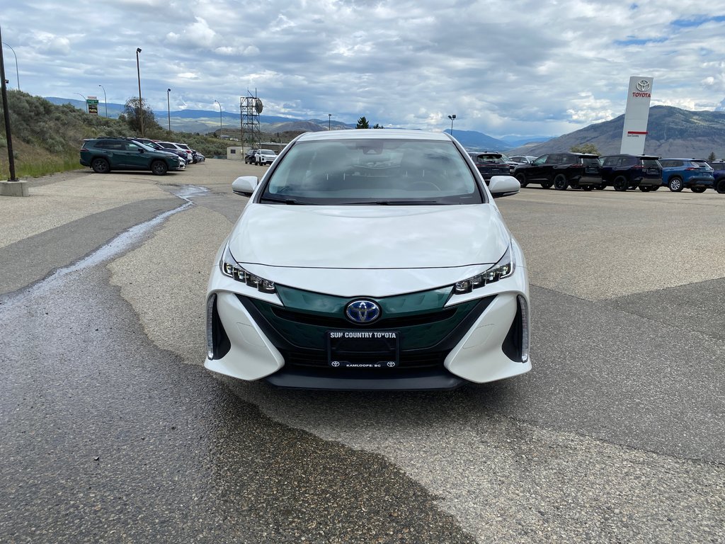 2018 Toyota Prius Prime in Kamloops, British Columbia - 8 - w1024h768px