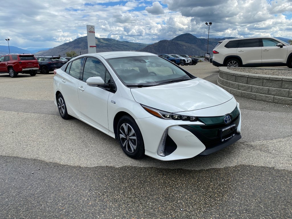 2018 Toyota Prius Prime in Kamloops, British Columbia - 1 - w1024h768px