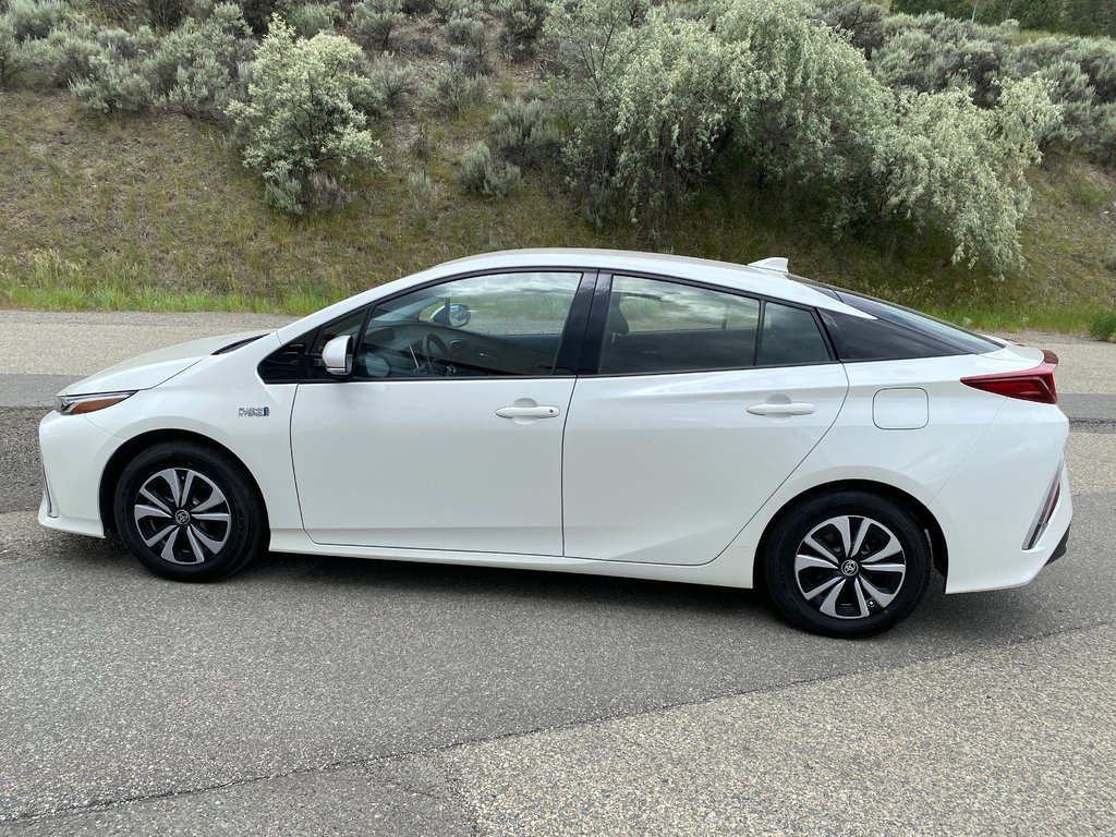 2018 Toyota Prius Prime in Kamloops, British Columbia - 6 - w1024h768px