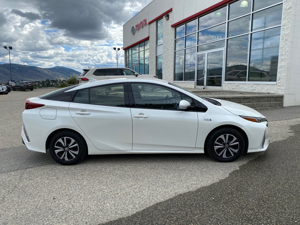 2018 Toyota Prius Prime in Kamloops, British Columbia - 2 - w1024h768px