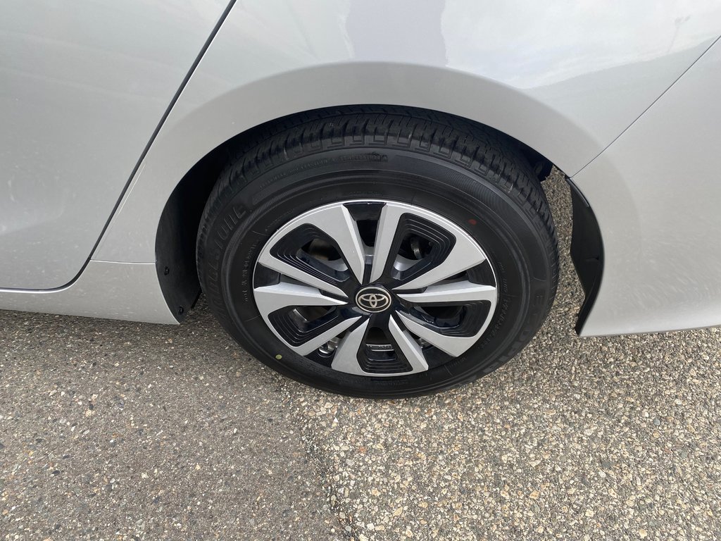 2019 Toyota PRIUS PRIME Upgrade in Kamloops, British Columbia - 6 - w1024h768px