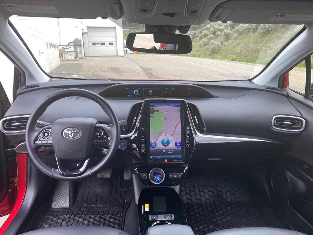 2020 Toyota PRIUS PRIME Technology in Kamloops, British Columbia - 11 - w1024h768px