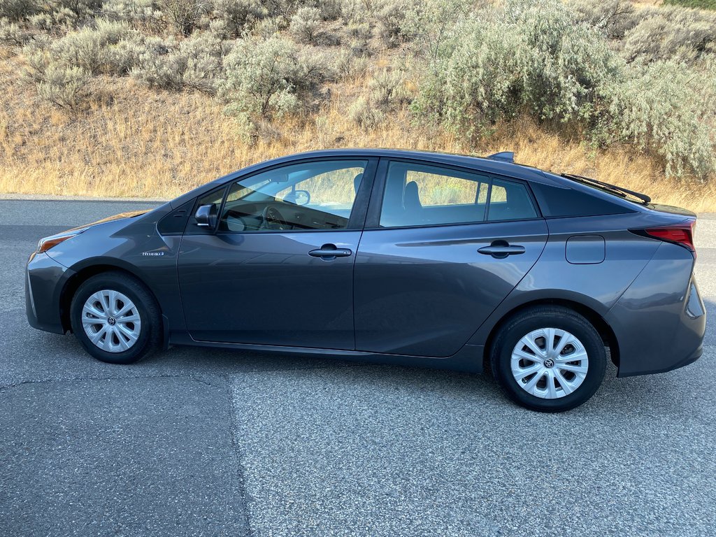 2019 Toyota Prius in Kamloops, British Columbia - 8 - w1024h768px