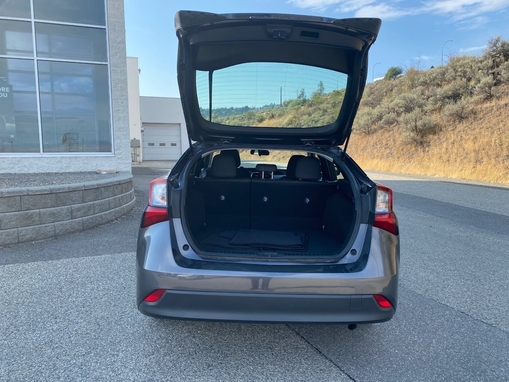 2019 Toyota Prius in Kamloops, British Columbia - 6 - w1024h768px