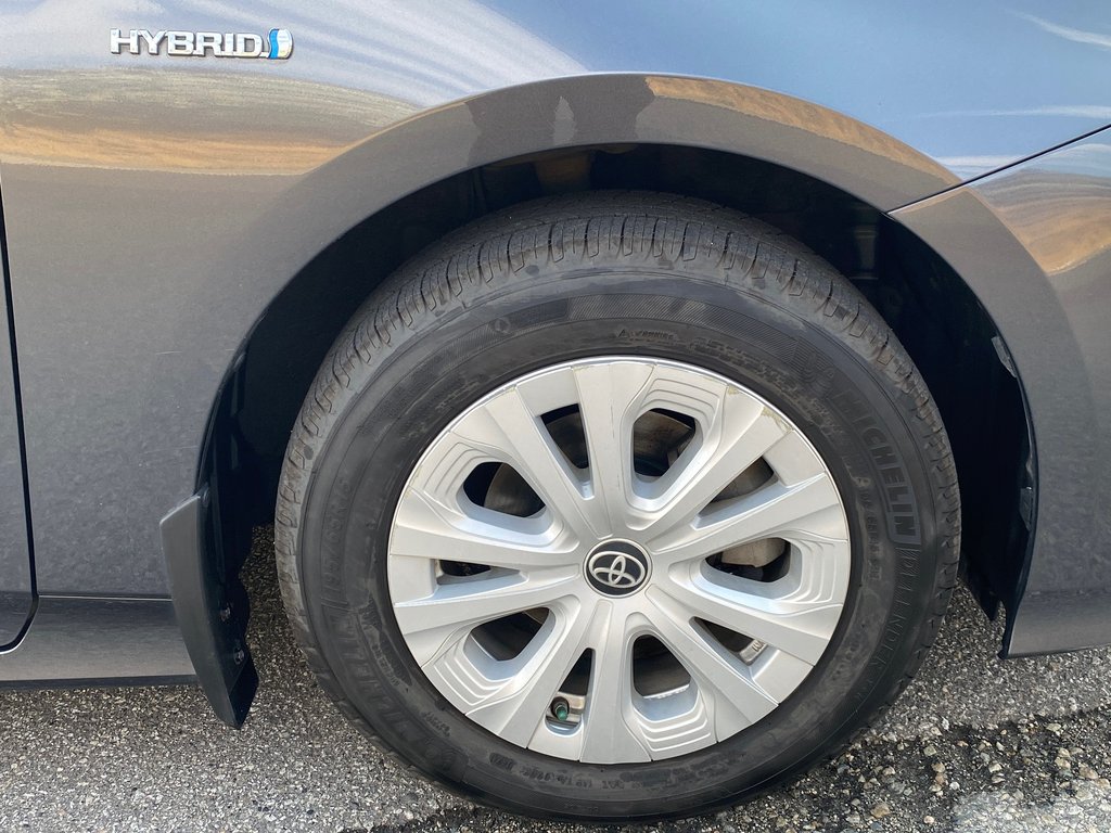2019 Toyota Prius in Kamloops, British Columbia - 3 - w1024h768px