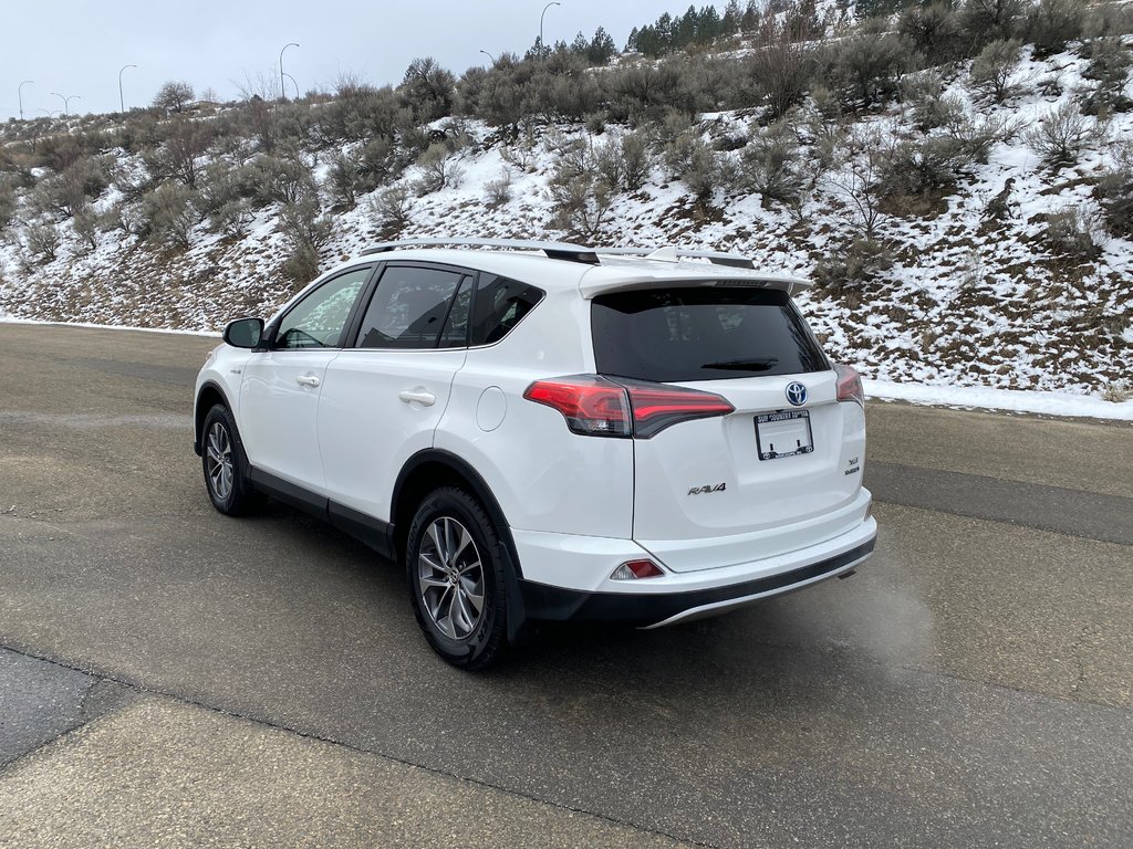 2016 Toyota RAV4 Hybrid XLE in Kamloops, British Columbia - 5 - w1024h768px