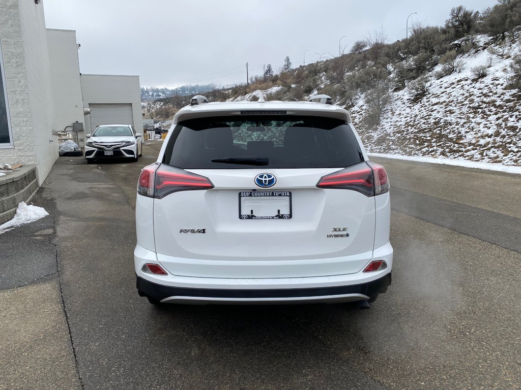 2016 Toyota RAV4 Hybrid XLE in Kamloops, British Columbia - 4 - w1024h768px