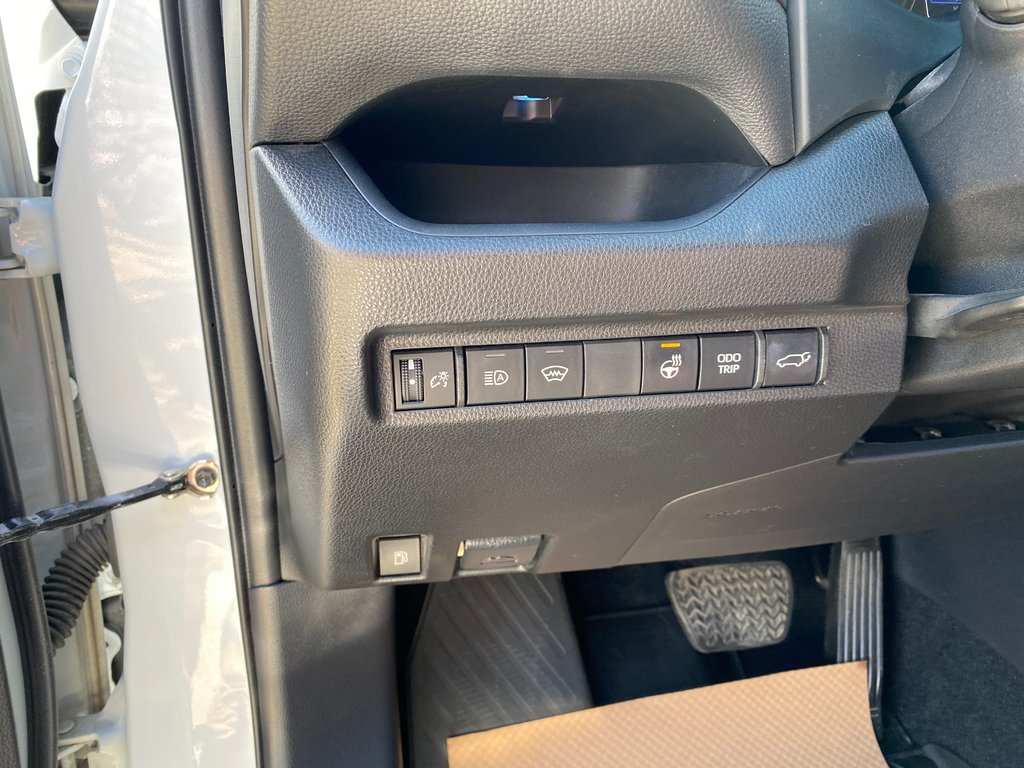 2023 Toyota RAV4 Prime XSE AWD in Kamloops, British Columbia - 15 - w1024h768px