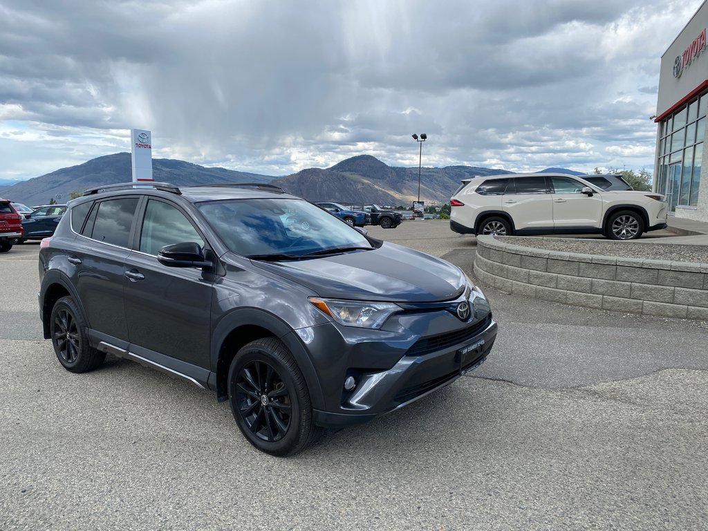 2018 Toyota RAV4 TRAIL in Kamloops, British Columbia - 1 - w1024h768px