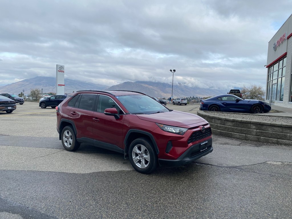 2019 Toyota RAV4 LE in Kamloops, British Columbia - 1 - w1024h768px