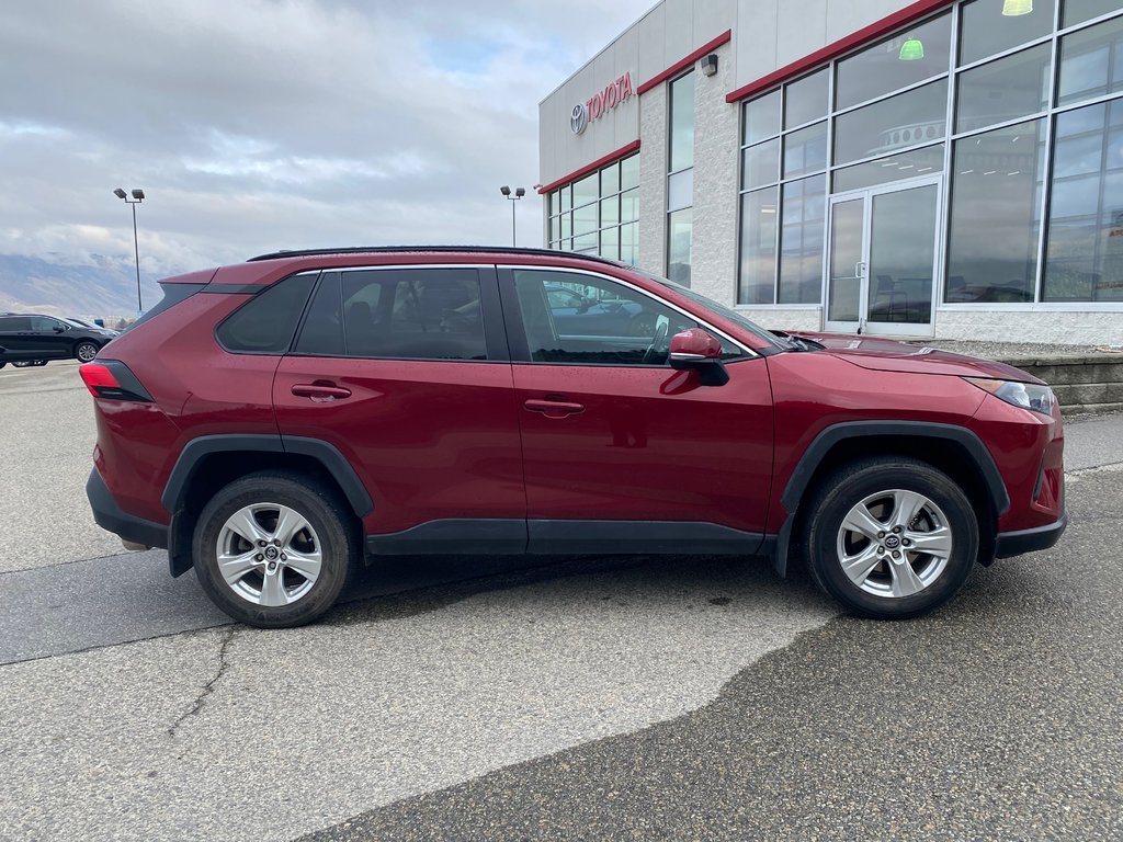 2019 Toyota RAV4 LE in Kamloops, British Columbia - 2 - w1024h768px