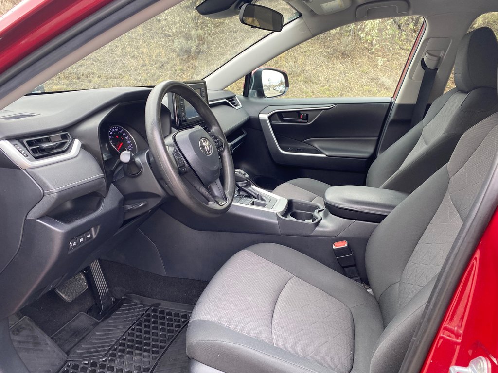 2019 Toyota RAV4 LE in Kamloops, British Columbia - 12 - w1024h768px