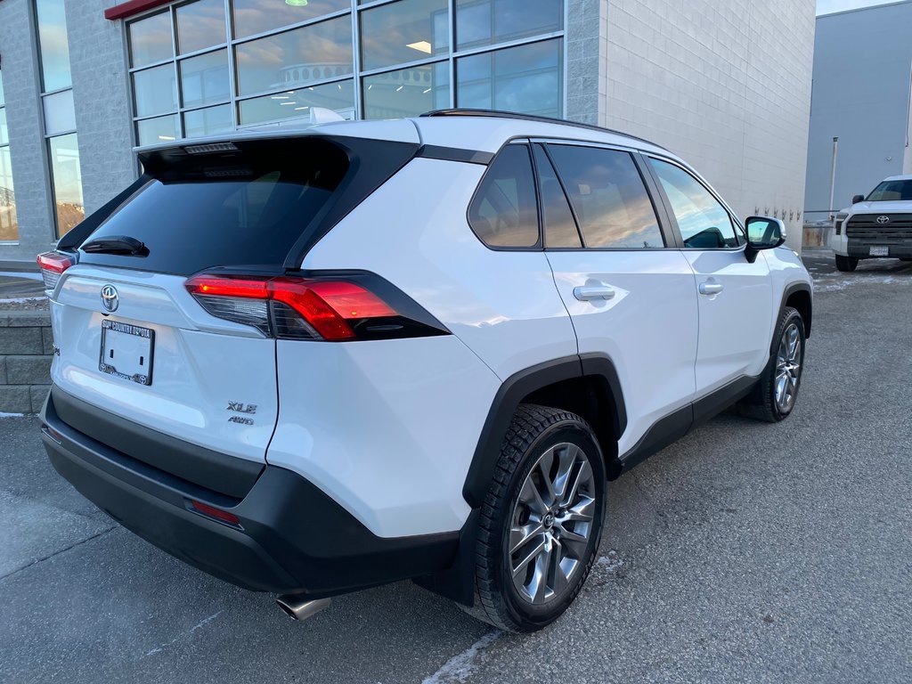 2020 Toyota RAV4 XLE Premium in Kamloops, British Columbia - 5 - w1024h768px