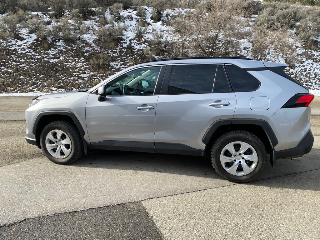 2020 Toyota RAV4 LE in Kamloops, British Columbia - 6 - w1024h768px