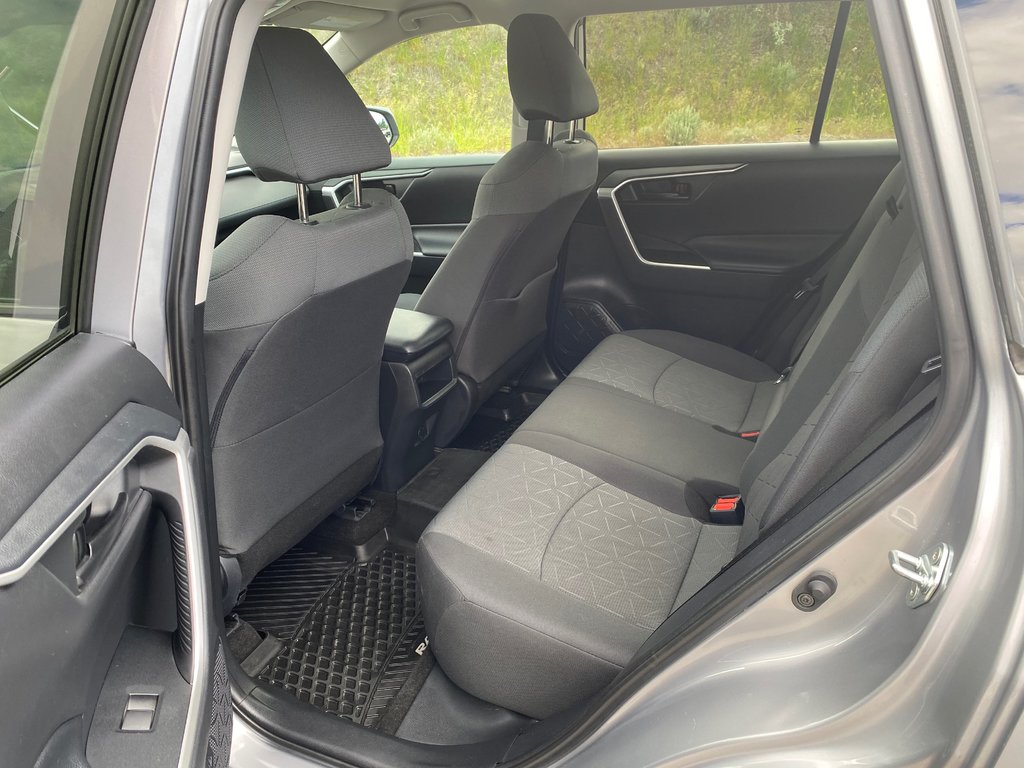 2020 Toyota RAV4 LE in Kamloops, British Columbia - 10 - w1024h768px