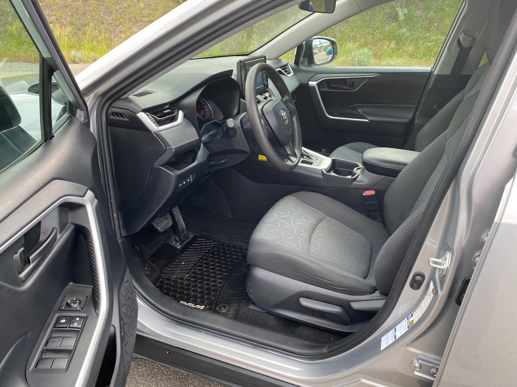 2020 Toyota RAV4 LE in Kamloops, British Columbia - 15 - w1024h768px