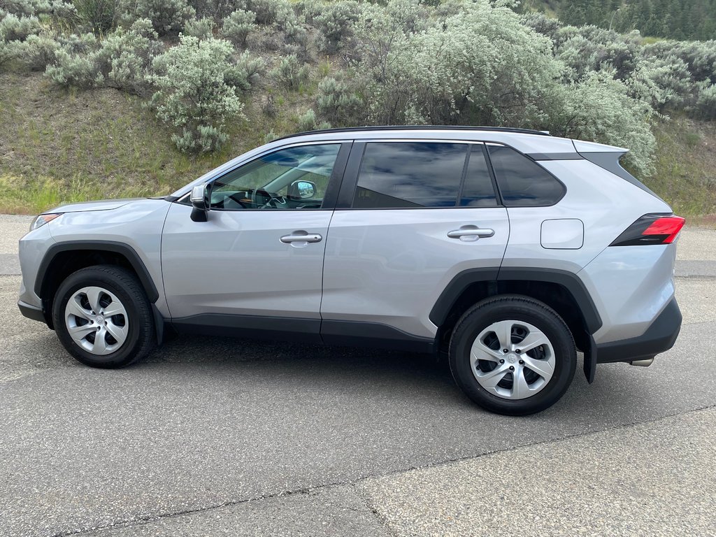 2020 Toyota RAV4 LE in Kamloops, British Columbia - 5 - w1024h768px
